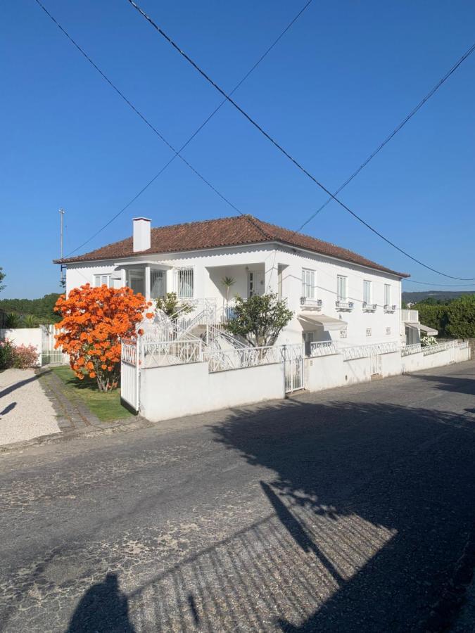 Casa Das Uveiras ปาโซส เด เฟเฮรา ภายนอก รูปภาพ